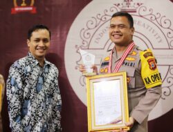Kapolres Gowa Raih Penghargaan “THE BEST PERFORMANCE LEADER OF THE YEAR”