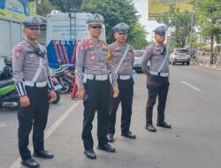 Kasat Lantas Pelabuhan Lakukan Kegiatan Penertiban Kendaraan Roda Empat Di Sepanjang Jalan Pelabuhan 