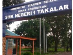 Ada Apa..!! Kepsek SMKN 1 Takalar Mengarahkan Wartawan Kebendahara Saat Hendak Konfirmasi Mengenai Siswanya Kepergok Merokok