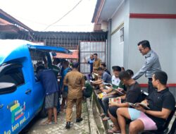 Jangan Lupa Baca Buku, Warga Binaan Rutan Pinrang Antusias Kunjungi Layanan Perpustakaan Keliling