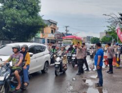 Jelang Nataru Kapolres Gowa Turun Langsung Pantau dan Atur Arus Lalu Lintas di Lokasi Rawan Kemacetan Di Gowa