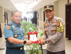AKBP Safi’i Nafsikin Kapolres Palopo bersilaturahmi dengan Komandan Pangkalan Utama TNI AL VI (Danlantamal VI) Brigjen TNI (Mar) Wahyudi.